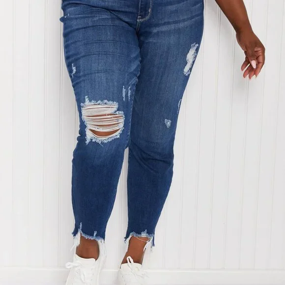 Judy Blue Kendall Full Size Shark-Bite Slim Jeans - Picture 4 of 7